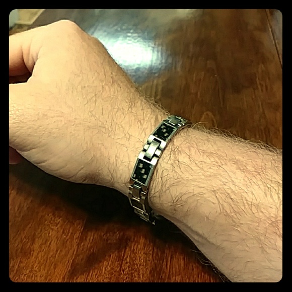 HR Other - Men's Carbon Fiber Bracelet